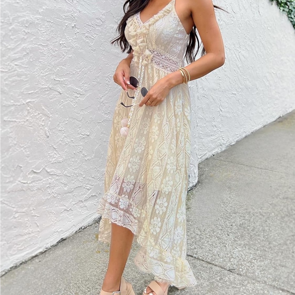 Elegant Cream Lace Maxi Dress - Picture 3 of 3